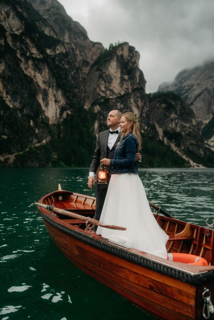 svatba v Itálii u jezera Lago di Braies