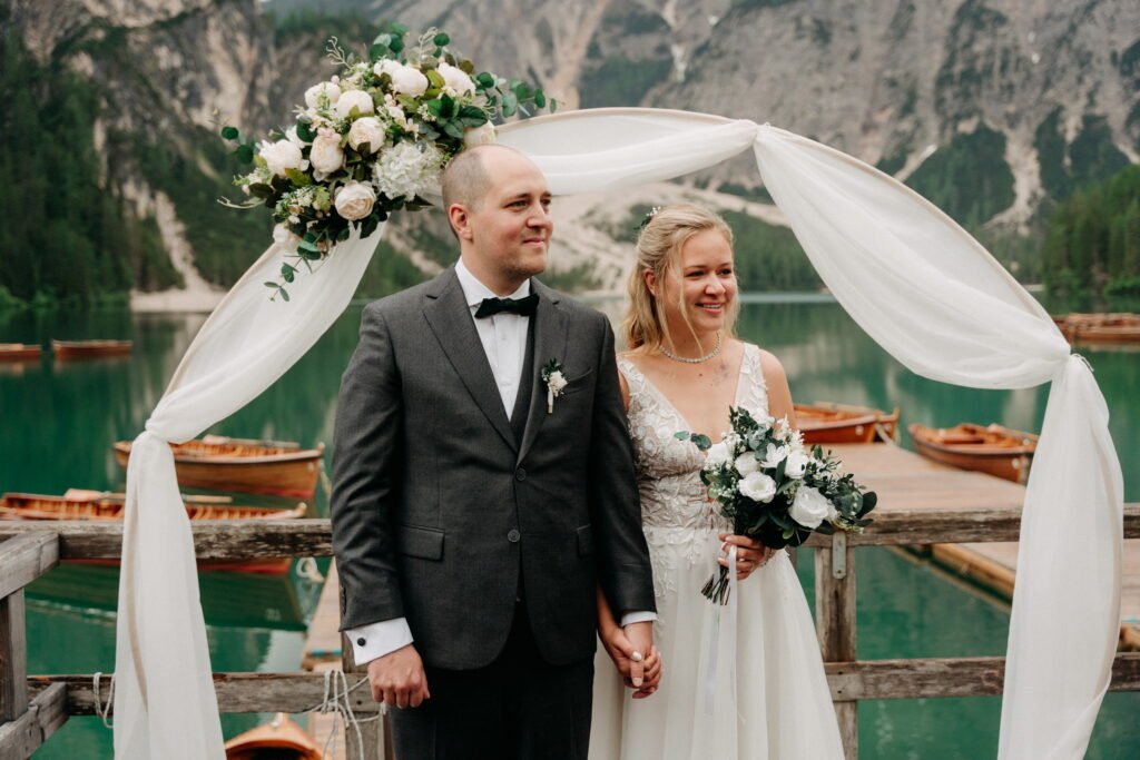 svatba v Itálii u jezera Lago di Braies