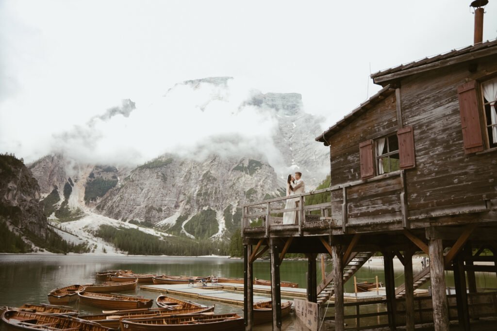 svatba v Itálii u jezera Lago di Braies